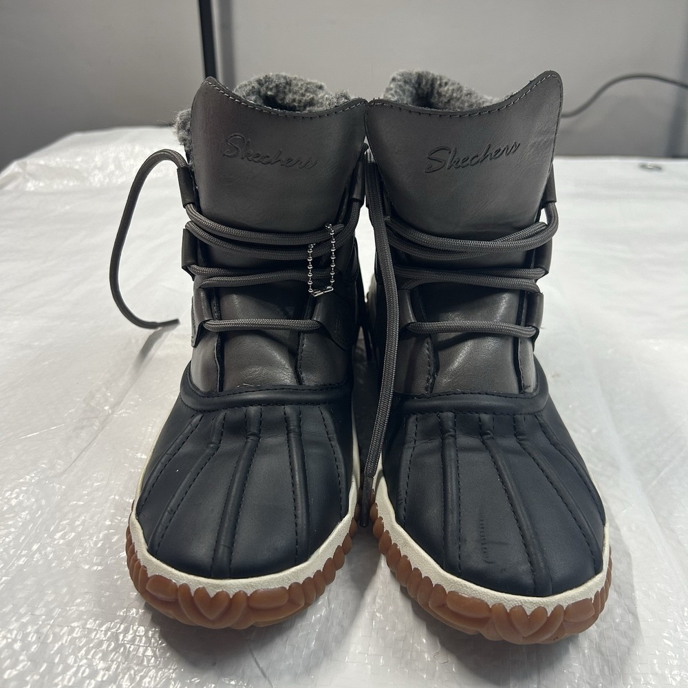 Skechers Womens Size 7 Charcoal Gray Duck Boots Winter Snow Shoes Waterproof